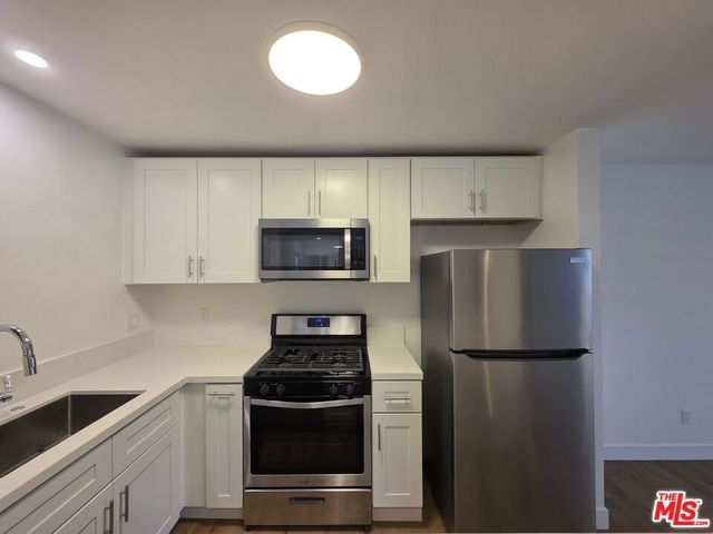 1260 Vin Scully Avenue A, Los Angeles, CA 90026
