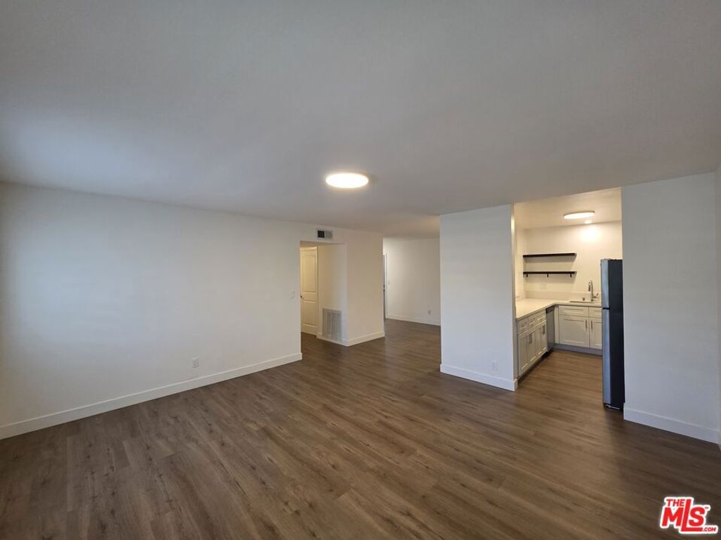 1260 Vin Scully Avenue A, Los Angeles, CA 90026