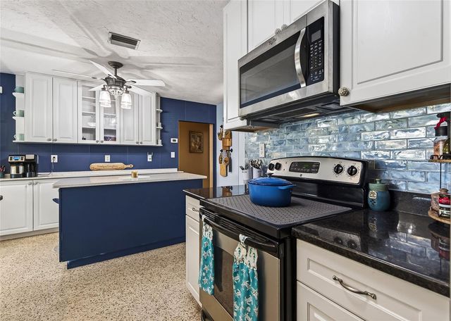 1660 LA GORCE DRIVE, Venice, FL 34293