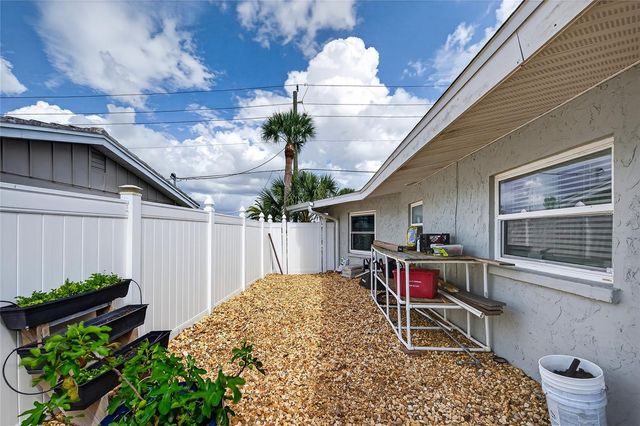 1660 LA GORCE DRIVE, Venice, FL 34293