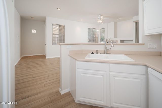 7887 N 16TH Street 125, Phoenix, AZ 85020