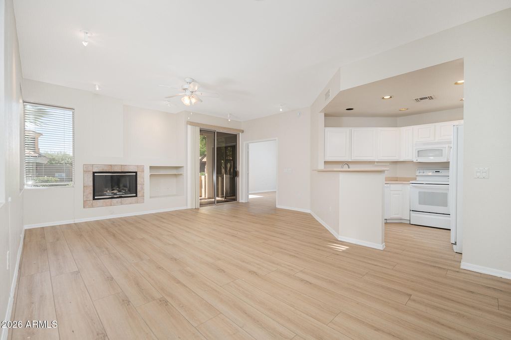 7887 N 16TH Street 125, Phoenix, AZ 85020 — photo 2