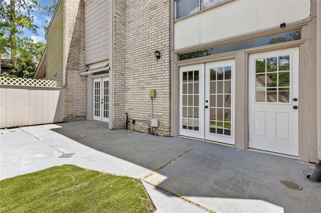 2127 Lake Village Drive, Houston, TX 77339