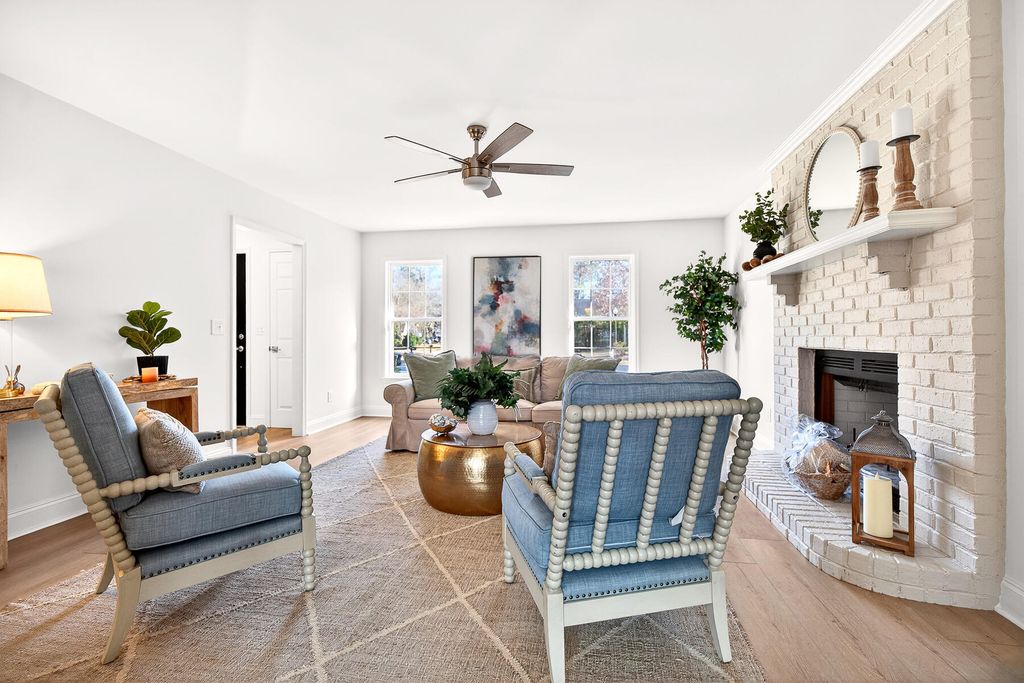 Image 11 of property listing at 1017 Crooked Stick Court, Summerville, SC 29483