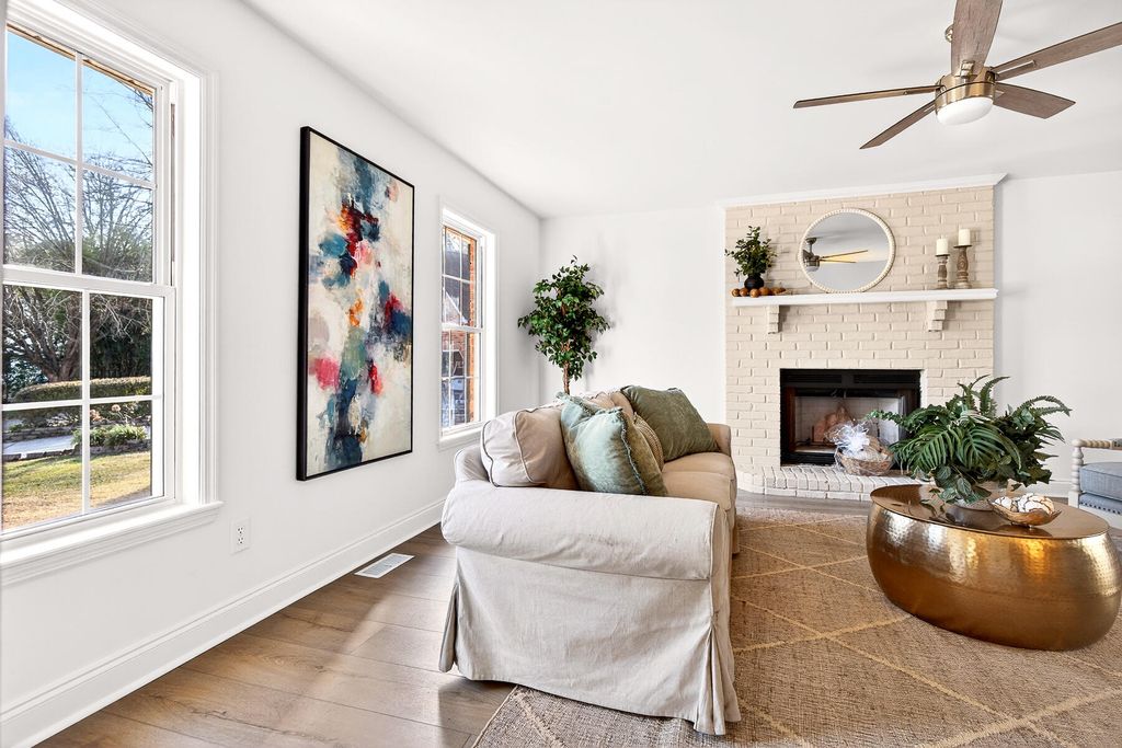 Image 13 of property listing at 1017 Crooked Stick Court, Summerville, SC 29483