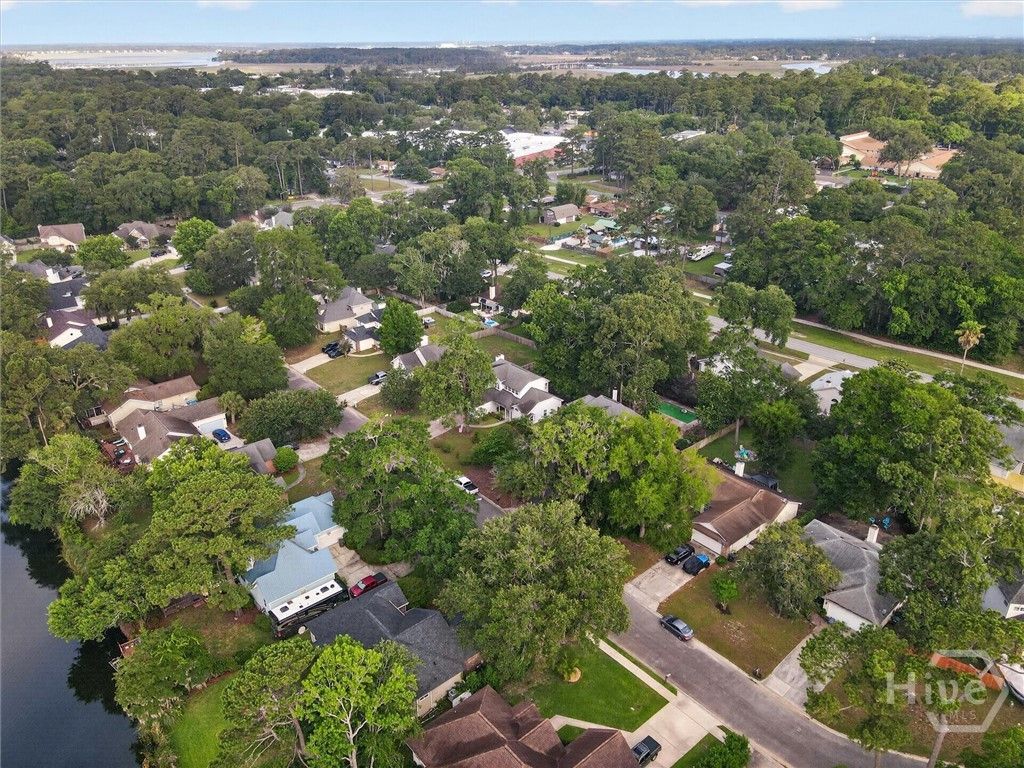 Image 20 of property listing at 18 Angel Oaks Drive, Savannah, GA 31410