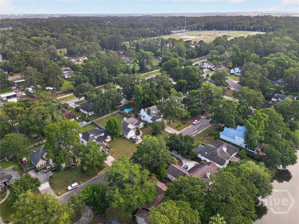 Image 23 of property listing at 18 Angel Oaks Drive, Savannah, GA 31410