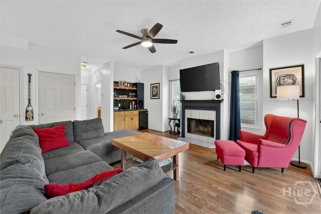 Image 3 of property listing at 18 Angel Oaks Drive, Savannah, GA 31410
