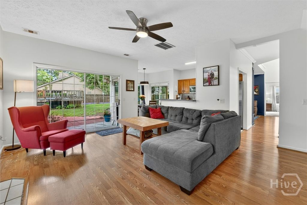 Image 4 of property listing at 18 Angel Oaks Drive, Savannah, GA 31410