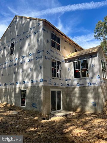 741 WHITE OAK RD, Fredericksburg, VA 22405