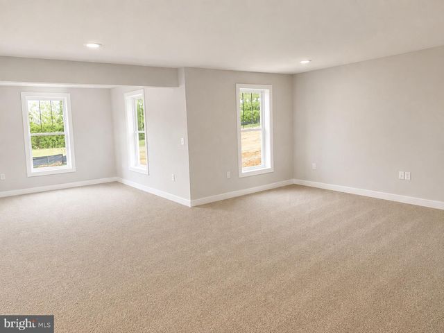741 WHITE OAK RD, Fredericksburg, VA 22405