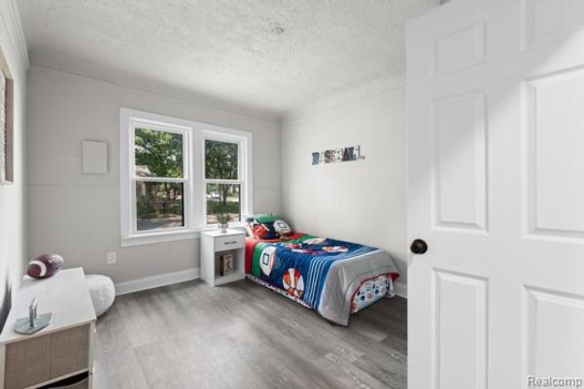 23819 Wellington Avenue, Warren, MI 48089