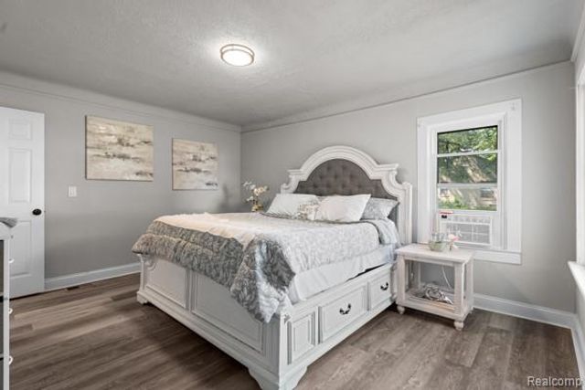 23819 Wellington Avenue, Warren, MI 48089