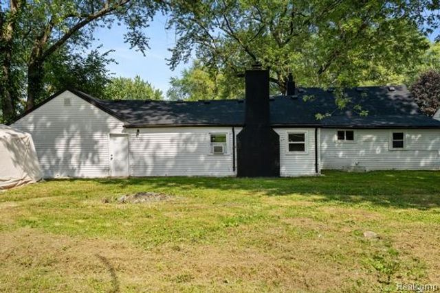 23819 Wellington Avenue, Warren, MI 48089