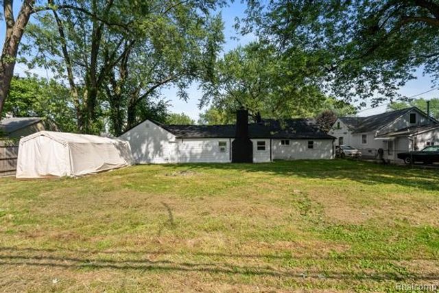 23819 Wellington Avenue, Warren, MI 48089