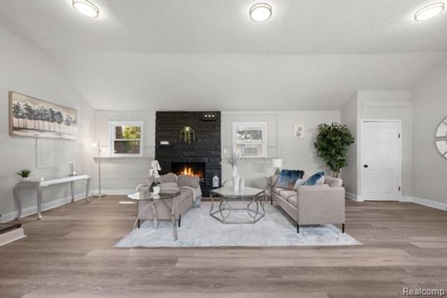 23819 Wellington Avenue, Warren, MI 48089