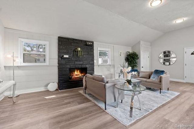 23819 Wellington Avenue, Warren, MI 48089