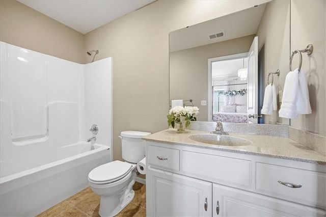 24139 W 124th Terrace, Olathe, KS 66061