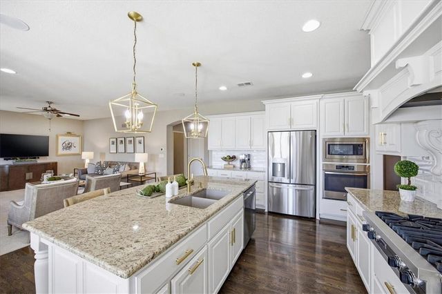 24139 W 124th Terrace, Olathe, KS 66061