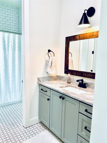 5103 ROLLINGWOOD DR, Rollingwood, TX 78746