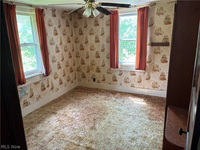 12327 N Palmyra Road, North Jackson, OH 44451