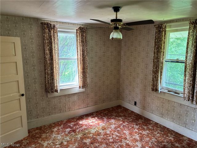 12327 N Palmyra Road, North Jackson, OH 44451