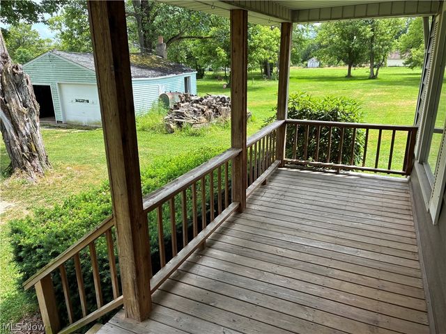 12327 N Palmyra Road, North Jackson, OH 44451