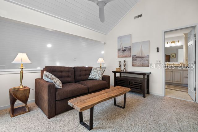 59 Carnoustie Rd Apt 242, Hilton Head Island, SC 29928