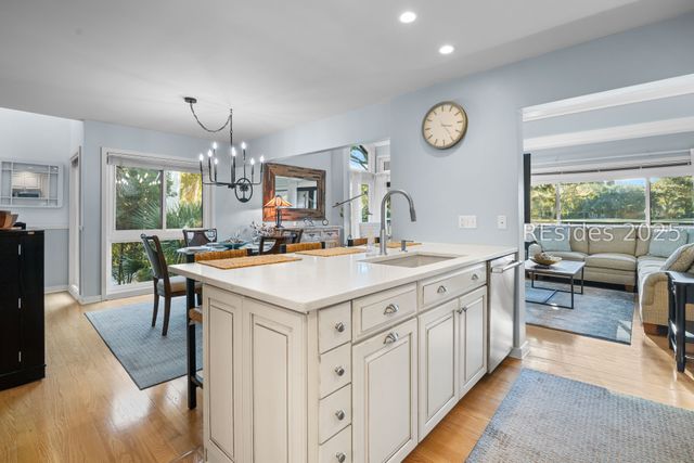 59 Carnoustie Rd Apt 242, Hilton Head Island, SC 29928