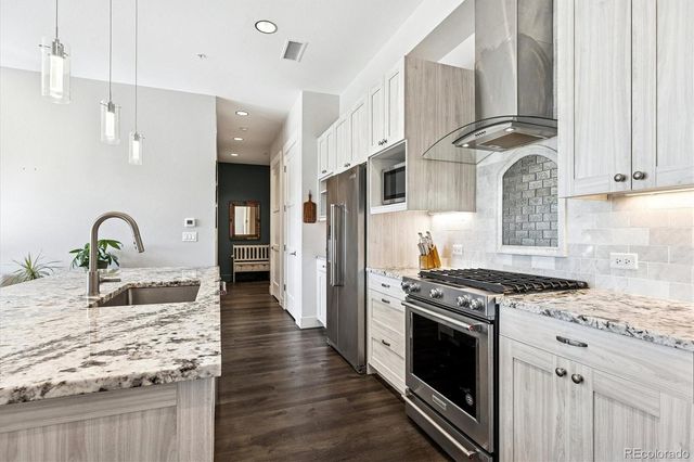 4885 S Monaco Street 207, Denver, CO 80237