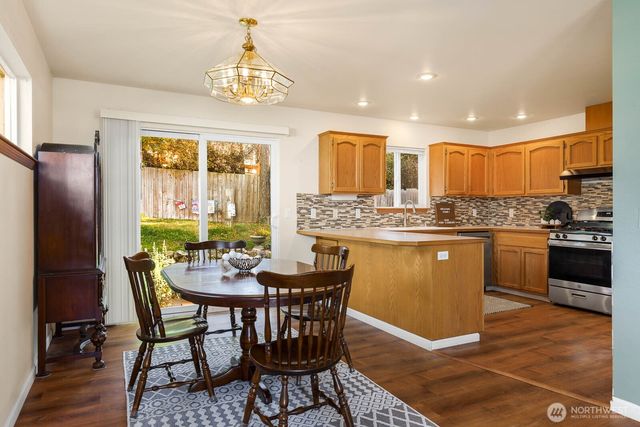 510 SW Regency Drive, Oak Harbor, WA 98277