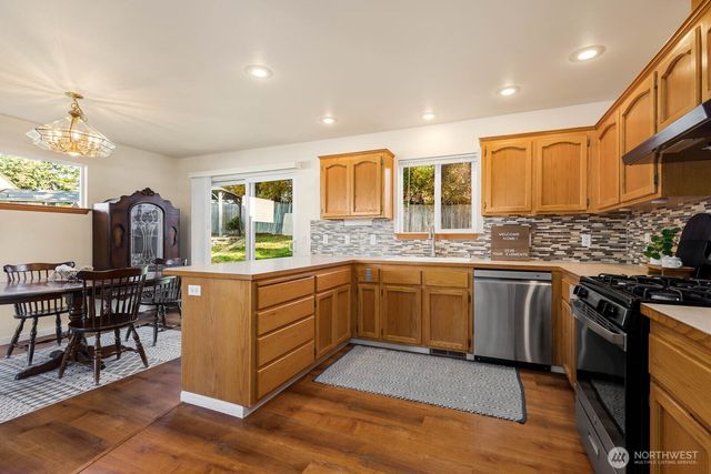 510 SW Regency Drive, Oak Harbor, WA 98277