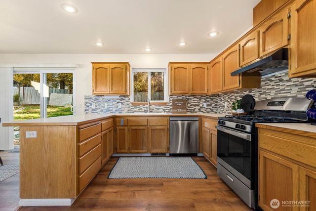 510 SW Regency Drive, Oak Harbor, WA 98277