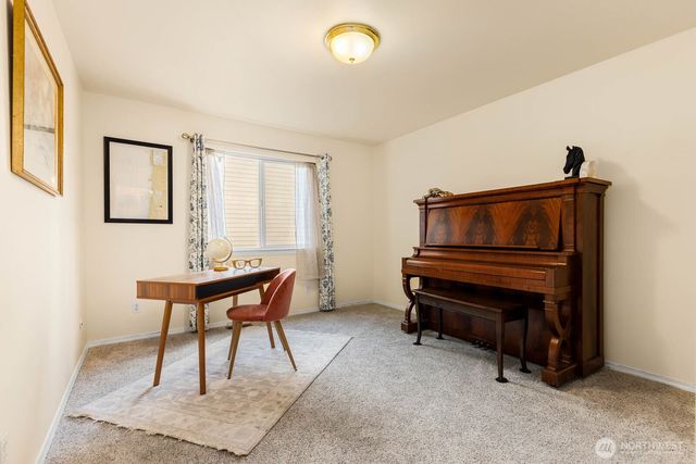 510 SW Regency Drive, Oak Harbor, WA 98277