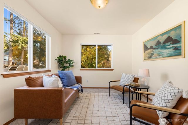 510 SW Regency Drive, Oak Harbor, WA 98277