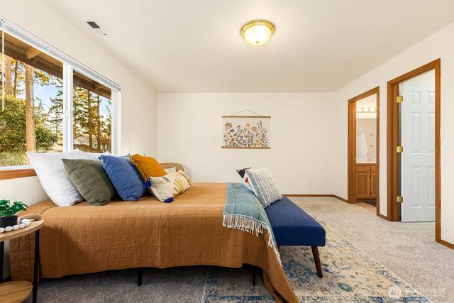 510 SW Regency Drive, Oak Harbor, WA 98277