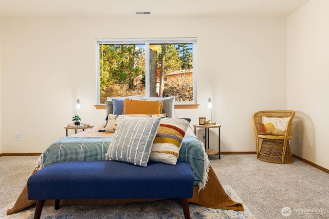 510 SW Regency Drive, Oak Harbor, WA 98277