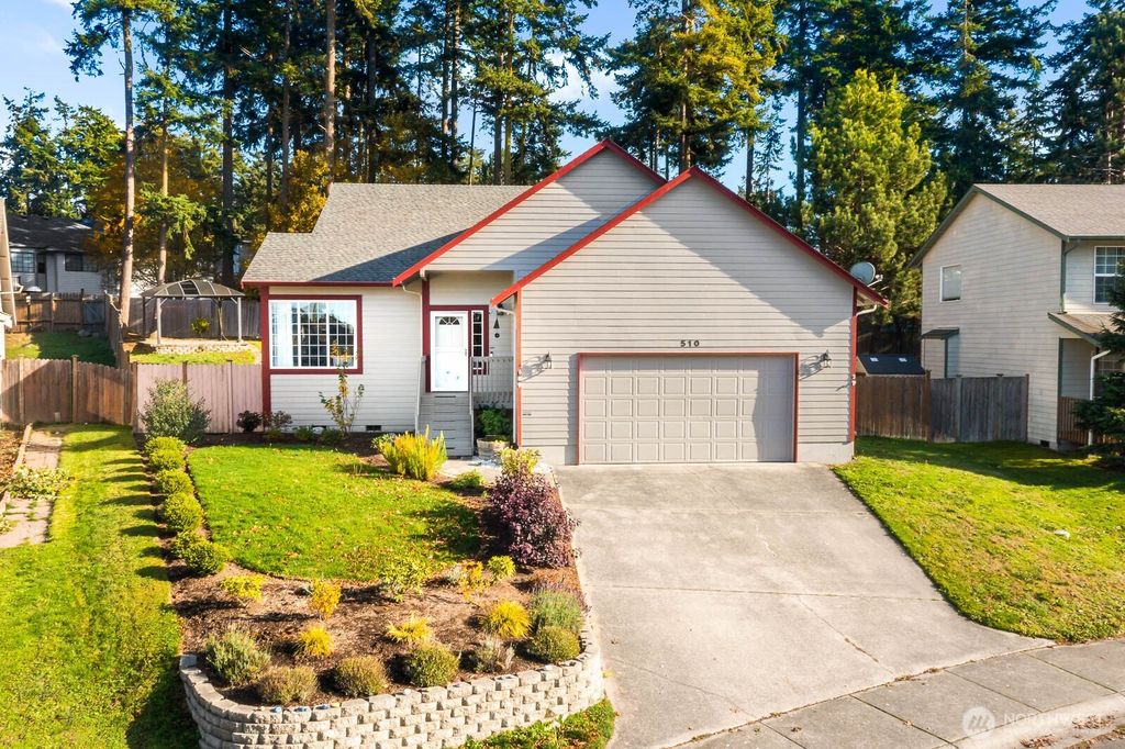 510 SW Regency Drive, Oak Harbor, WA 98277