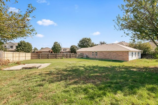 10745 Kittering Trail, Fort Worth, TX 76052