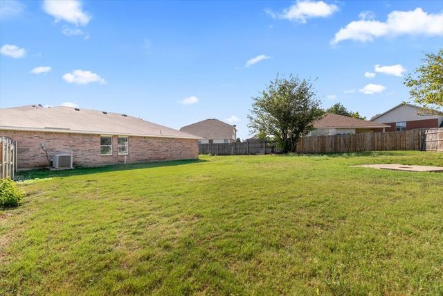 10745 Kittering Trail, Fort Worth, TX 76052