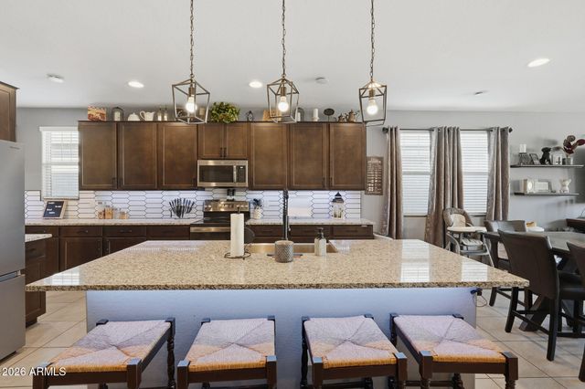 1462 W MACAW Drive, San Tan Valley, AZ 85140