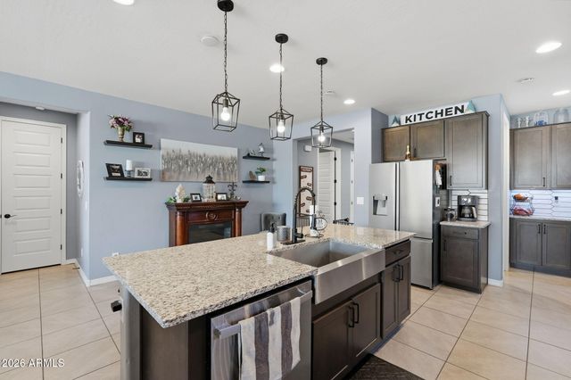 1462 W MACAW Drive, San Tan Valley, AZ 85140