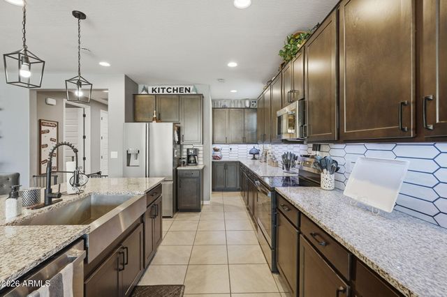 1462 W MACAW Drive, San Tan Valley, AZ 85140