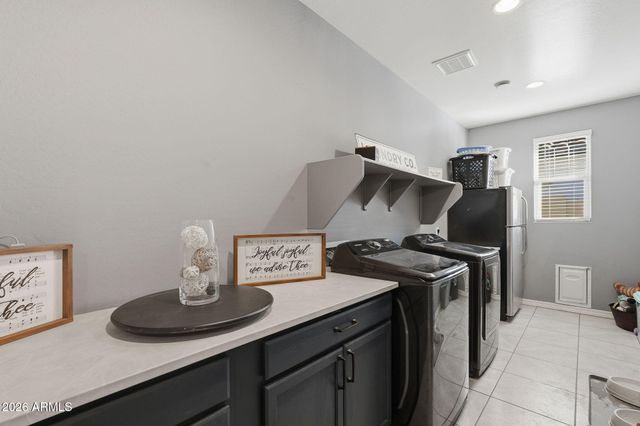 1462 W MACAW Drive, San Tan Valley, AZ 85140