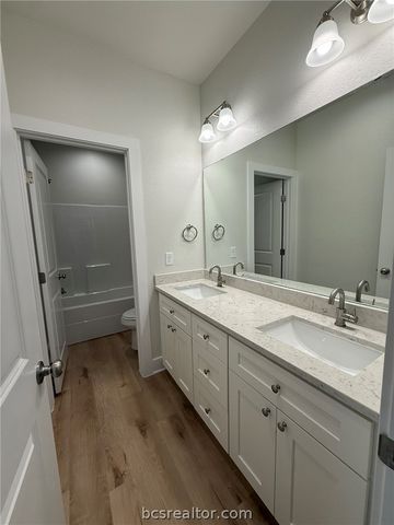 4107 Laura Lane, Bryan, TX 77803