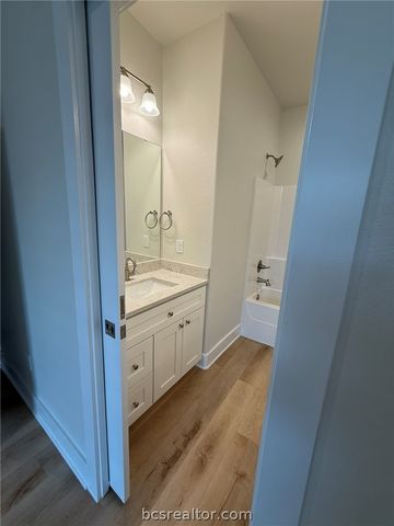 4107 Laura Lane, Bryan, TX 77803