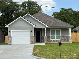 4107 Laura Lane, Bryan, TX 77803