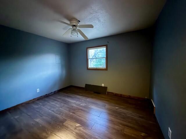 240 E 625 S, North Judson, IN 46366