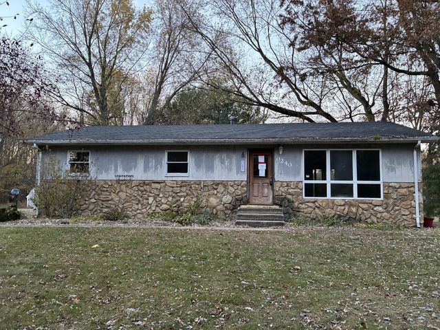 240 E 625 S, North Judson, IN 46366