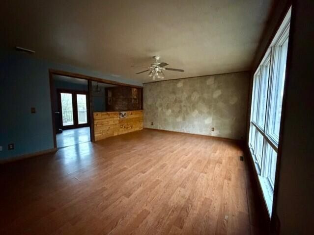 240 E 625 S, North Judson, IN 46366